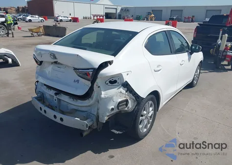 2017 Toyota Yaris Ia из США, поврежденный, VIN 3MYDLBYV7HY184361